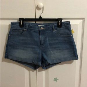 H&M stretchy jean shorts